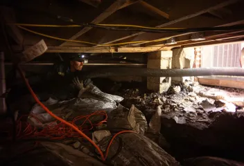 crawlspace_tech1